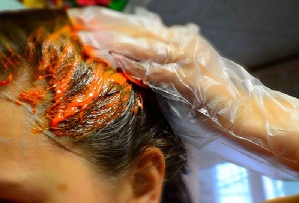 Краска для волос пагубно влияет на взрослых вшей и на гнид